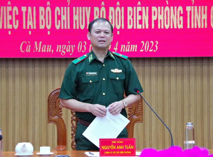 Thiếu tướng Nguyễn Anh Tuấn làm việc tại Bộ Chỉ huy BĐBP Cà Mau