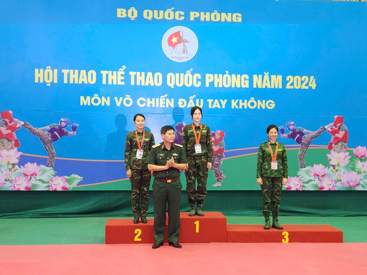 Những bông hồng thép BĐBP tỏa sáng rực rỡ tại Hội thao Thể thao quốc phòng năm 2024