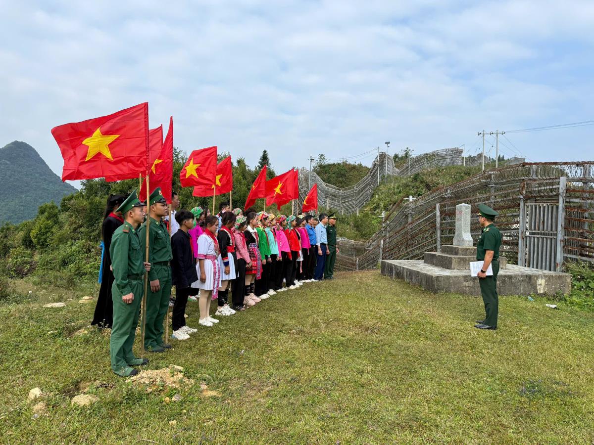 Tích cực tuyên truyền pháp luật trên biên giới Hà Giang