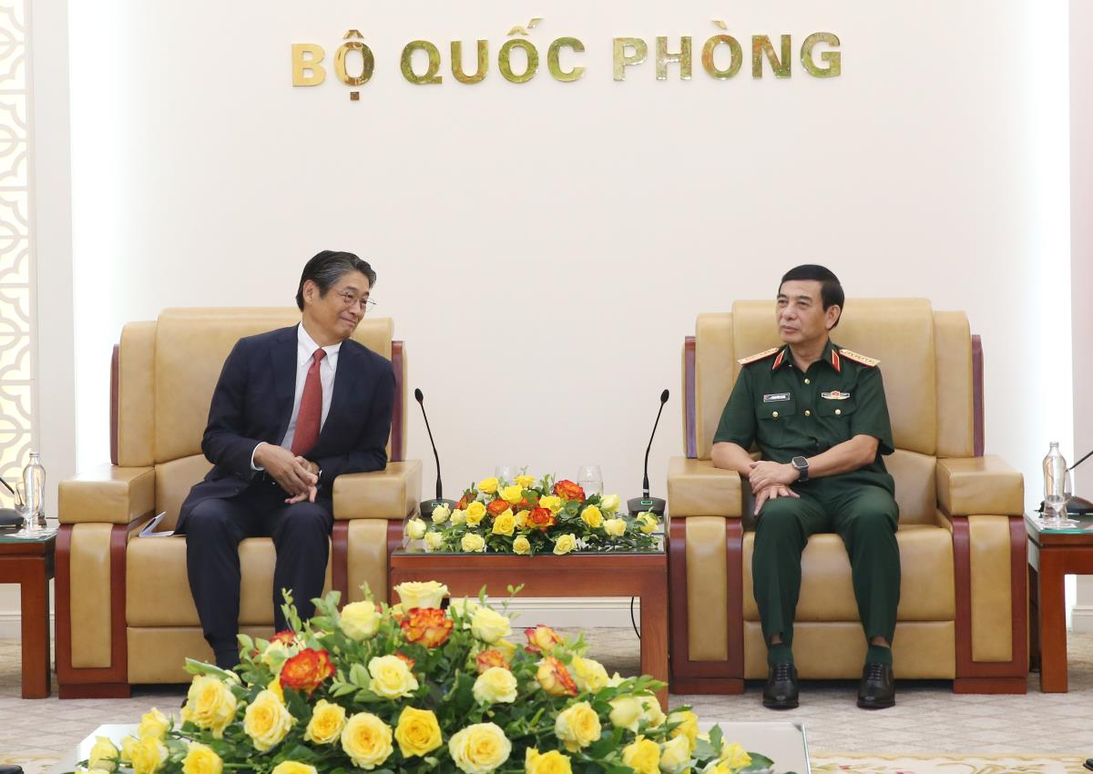 Đại tướng Phan Văn Giang tiếp Đại sứ Đặc mệnh toàn quyền Nhật Bản, Đại sứ Đặc mệnh toàn quyền Lào tại Việt Nam