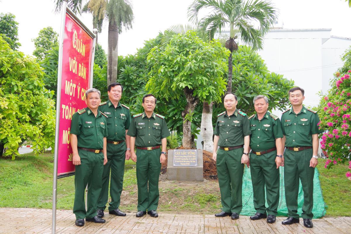 Trung tướng Lê Đức Thái thăm, làm việc tại Bộ Chỉ huy BĐBP Tiền Giang