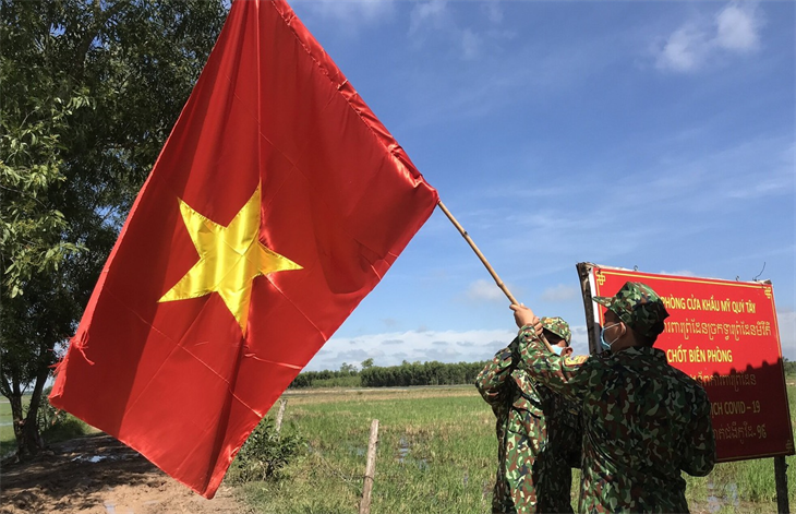 Biên giới Việt Nam-Mỹ: Biên giới Việt Nam-Mỹ đã trở thành biểu tượng cho mối quan hệ hữu nghị giữa hai nước. Với sự phát triển vượt bật của hệ thống cơ sở hạ tầng và nền kinh tế, biên giới trở nên an toàn và tiếp cận dễ dàng hơn. Hãy đến và khám phá những nét đẹp của cả hai nước trên biên giới này.