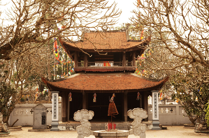 Chùa Bối Khê: Đến thăm chùa Bối Khê, bạn sẽ được hòa mình vào không khí thánh thiện và tận hưởng vẻ đẹp tuyệt vời của kiến trúc tôn giáo. Hãy chiêm ngưỡng những bức tượng Phật và rực rỡ sắc hoa trang nghiêm tại ngôi chùa đặc biệt này.