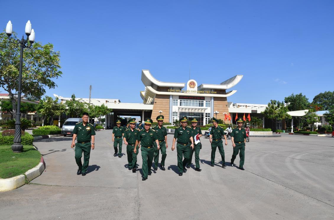 Khảo sát chuẩn bị chương trình Giao lưu sĩ quan trẻ BĐBP Việt Nam với Sĩ quan trẻ Lục quân và Hiến binh Campuchia