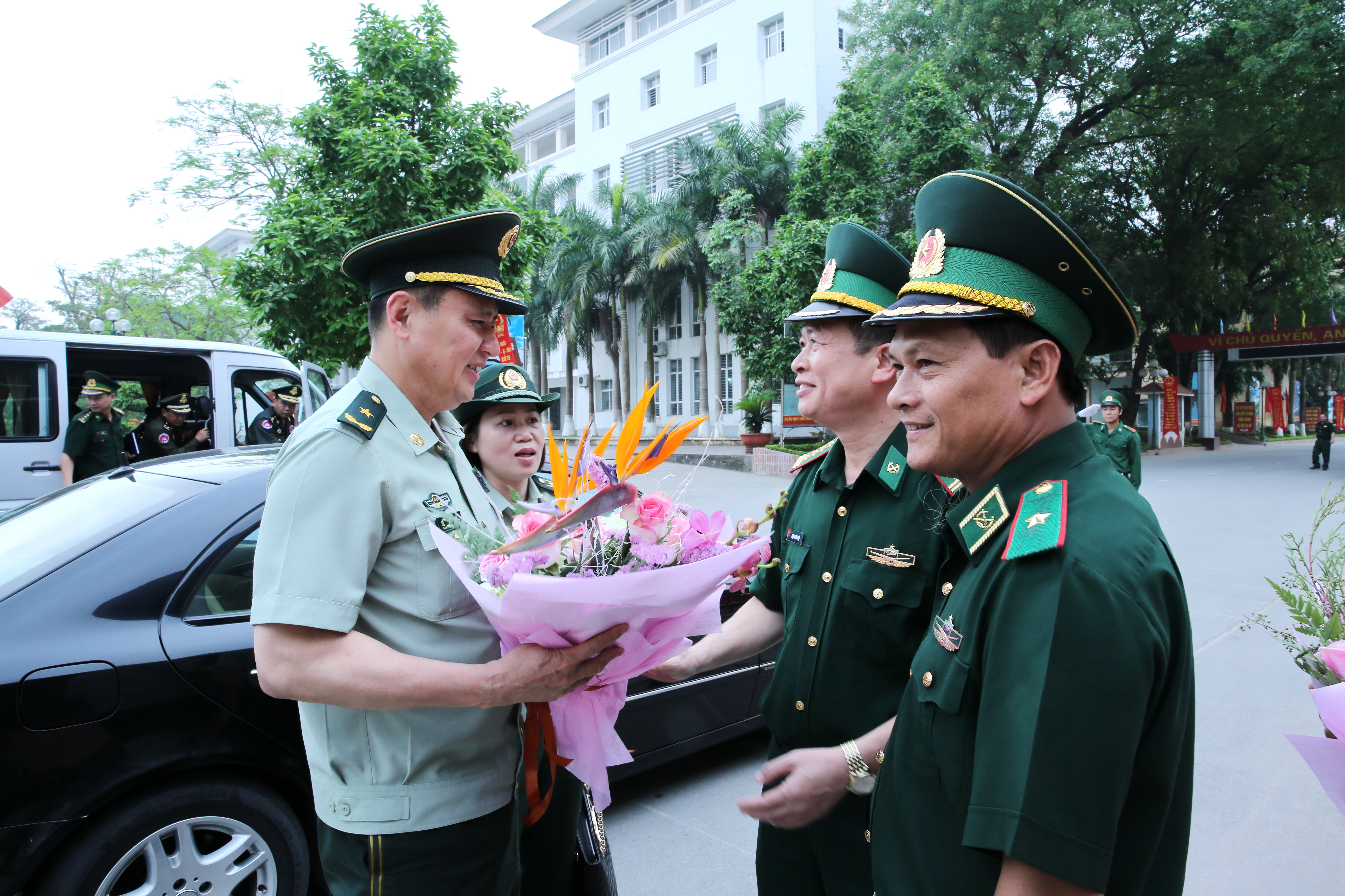 Lực lượng bảo vệ biên giới 3 nước thăm và làm việc tại Học viện Biên phòng