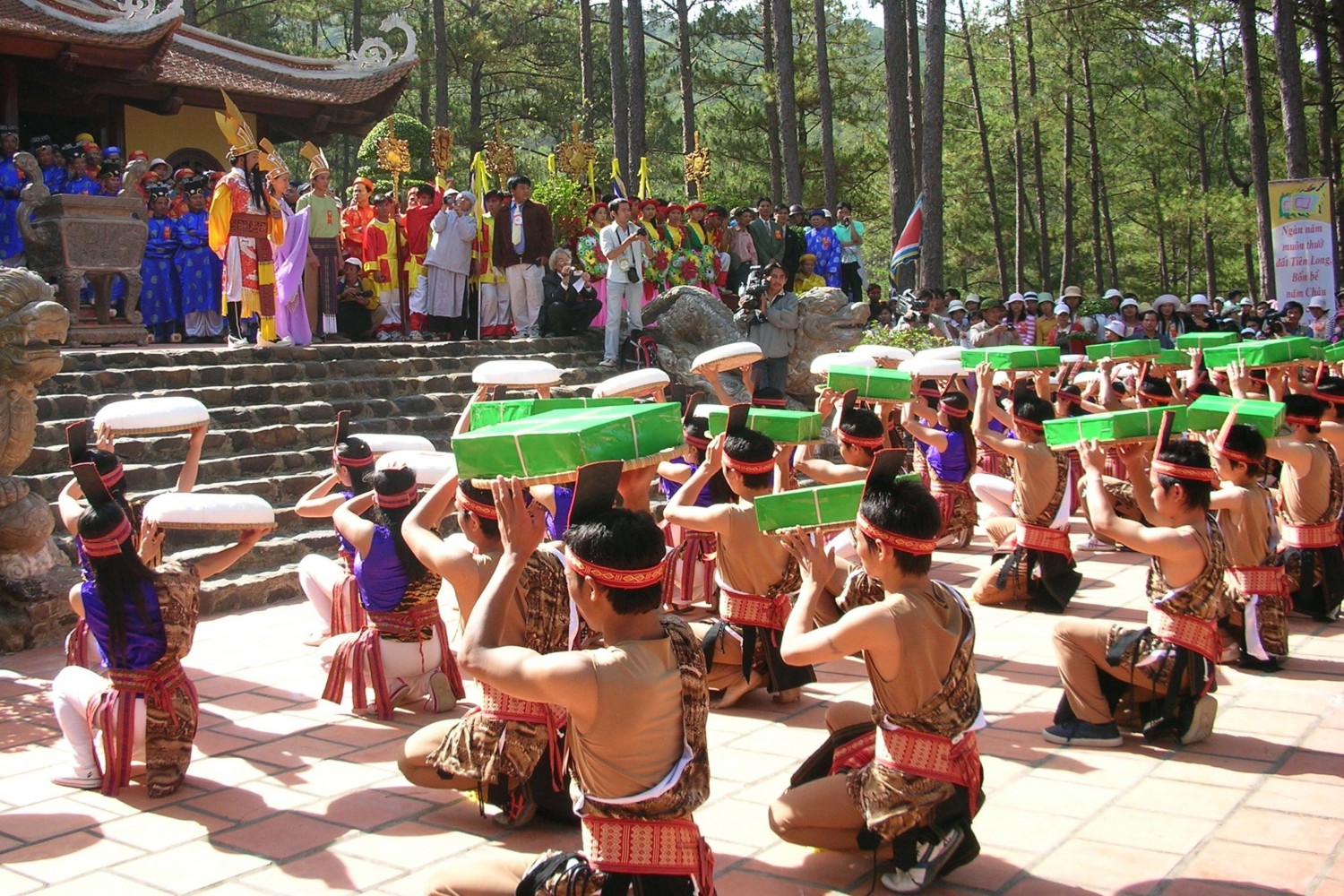 Giỗ tổ Hùng vương” - truyền thống tốt đẹp của dân tộc Việt | VECE